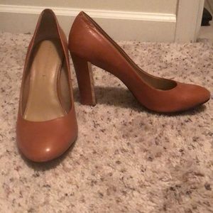 Banana Republic tan leather heels